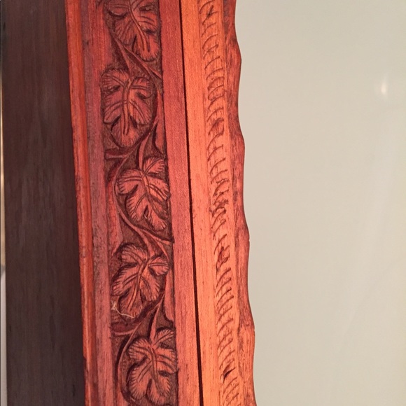 Unique heritage Hand carved solid walnut wood Chinar leaf Tie box Kashmir 14.5" - Picture 4 of 5